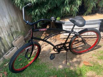 3g bikes black w/red rims beach cruiser made in Long Beach very nice