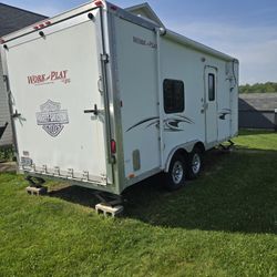 Toy HAULER CAMPER 