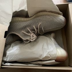 New Yeezy Boost Citrin Non Reflective Size 9.5