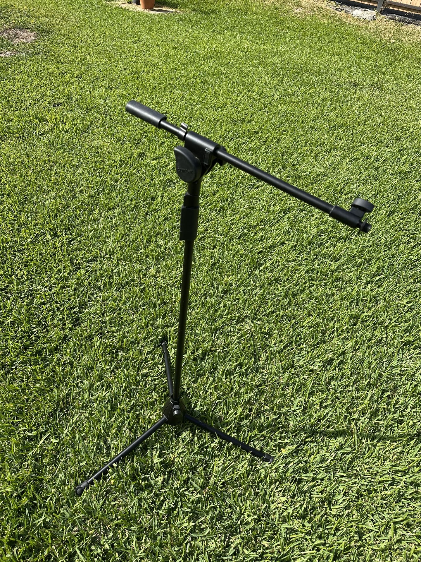 Quiklok Professional Mic Stand