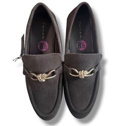 Tahari Trinity Loafers Flats Shoes Womens 8.5 Brown Suede Gold Knot Bit-NWOB