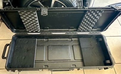 SKB I Series carrying case; waterproof w/ wheels