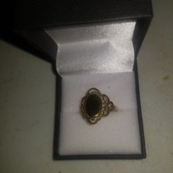 Esta En Venta Este Anillo De Oro 10kilates./im Selling This Ring Made Of Gold 10karots