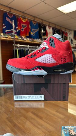 New Jordan 5 Raging Bull size 8