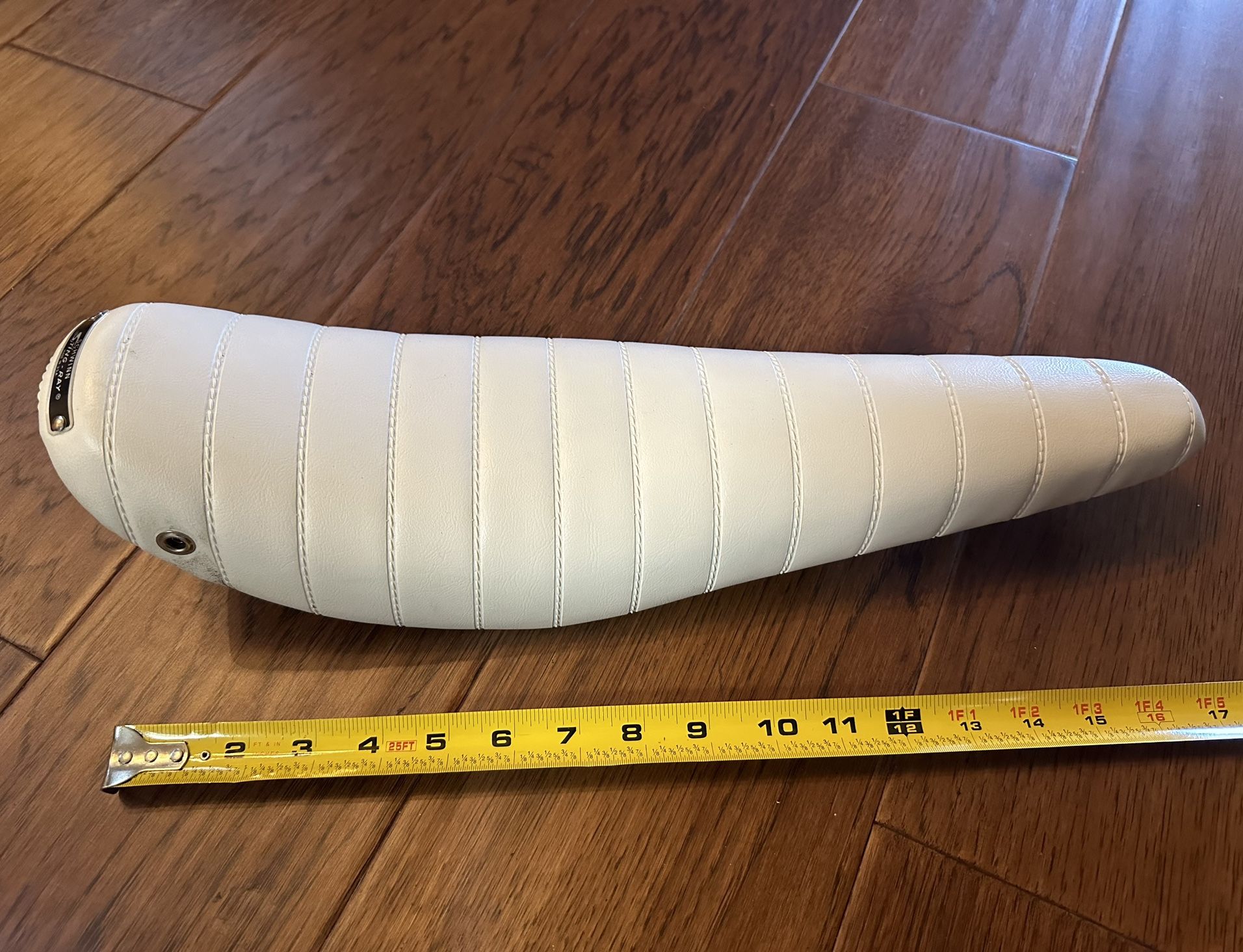 1965 66 Schwinn Stingray Super Deluxe White Tuft Banana Seat Restored