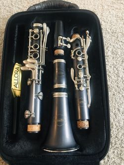 Clarinet With Starter Pack 