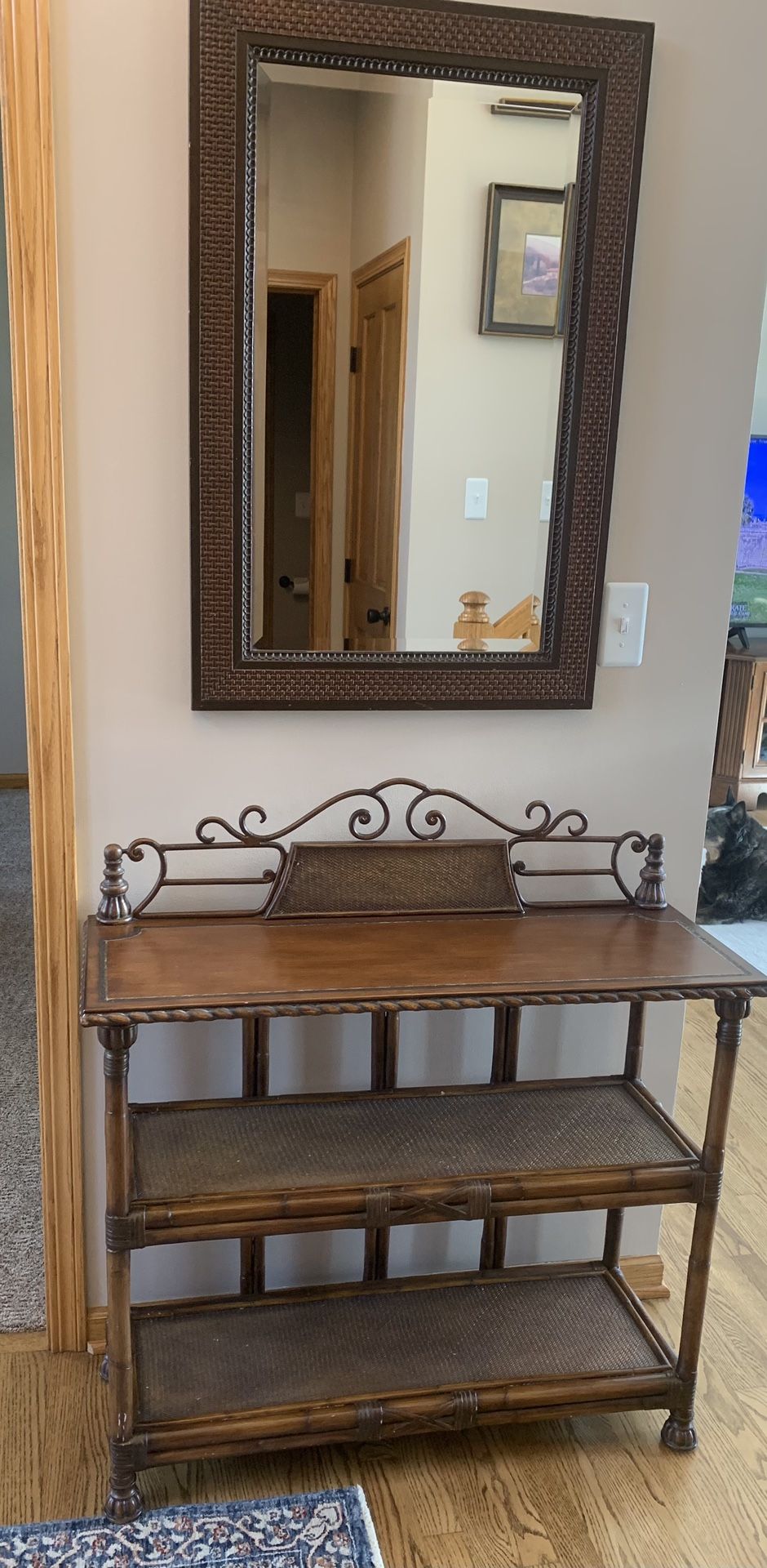 Entry Table And Mirror 