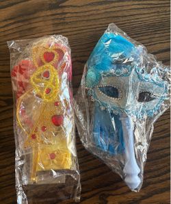 Snow White, and frozen accessories (1=$15)