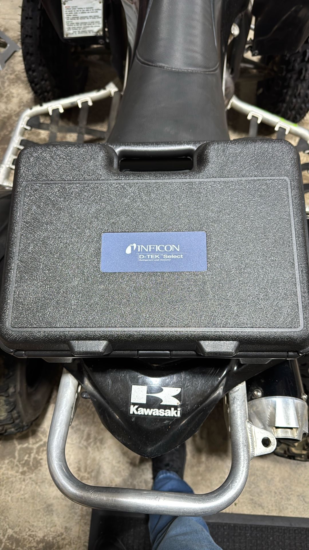 Inficon 712-202-G1 Leak Detector D-Tek Select Refrigerant 7 LED