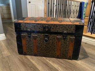 Vintage Trunk