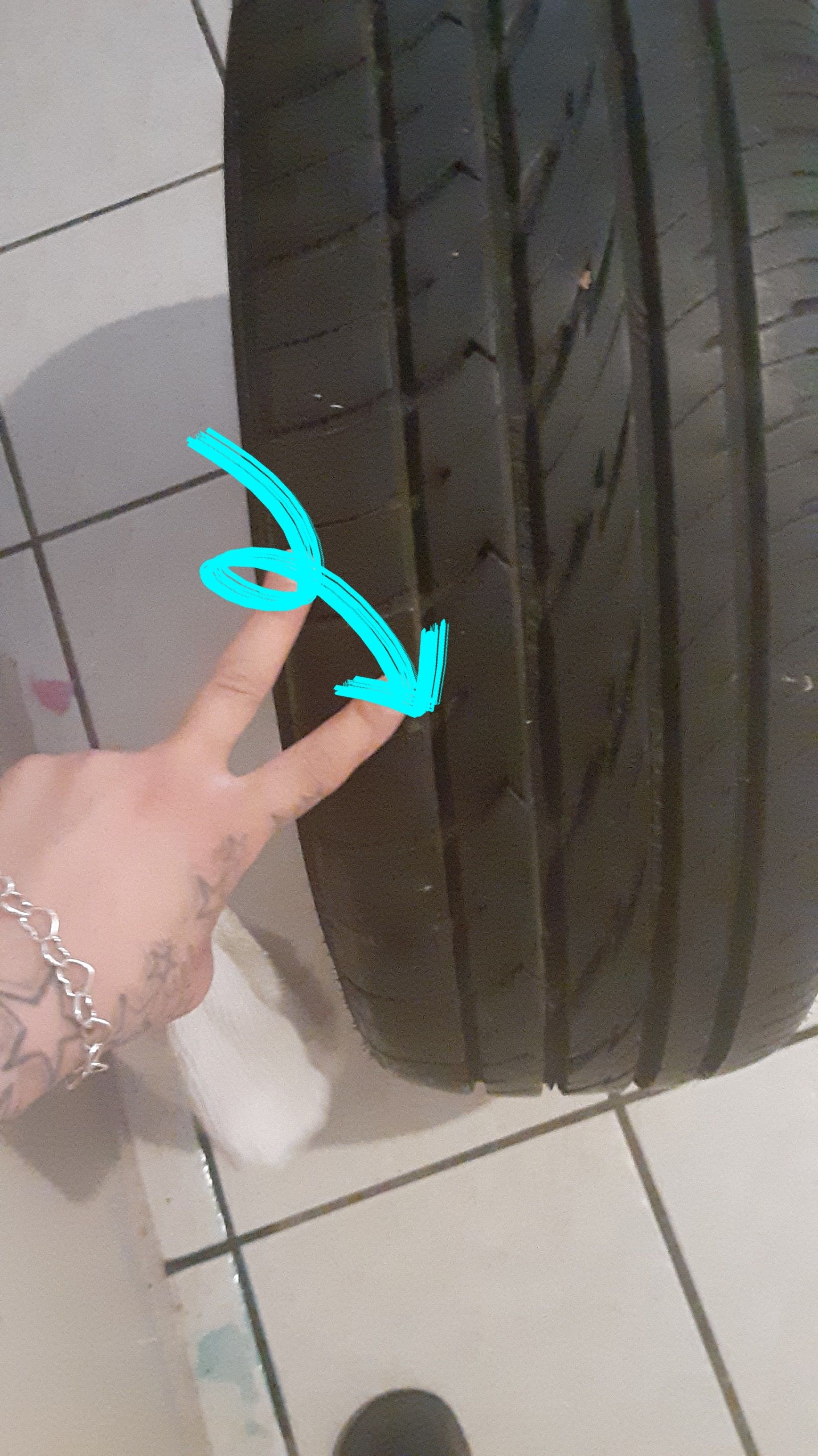 AVE UNIVERSAL RIMES NEW TIRES 18s