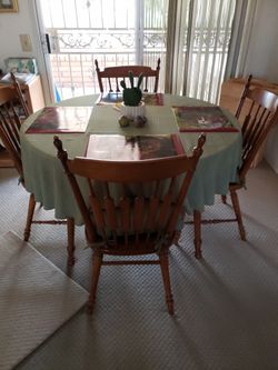 Solid Wood Colonial Style Dining Room Set