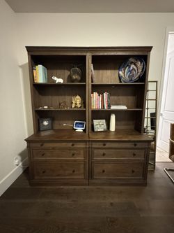 📚 Pottery Barn Livingston Bookcase (70”)  Like New! 