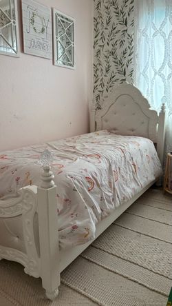 Twin bed frame & Box Spring