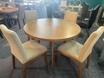 48" Round Dining Table and 4 Chairs，$450