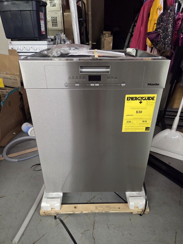 Miele 24in Stainless Steel Dishwasher