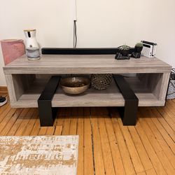 Modern TV STAND/entertainment center