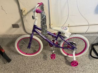 Huffy Sea Star 18” Girls’ Bike with Training Wheels & Streamers – Like New