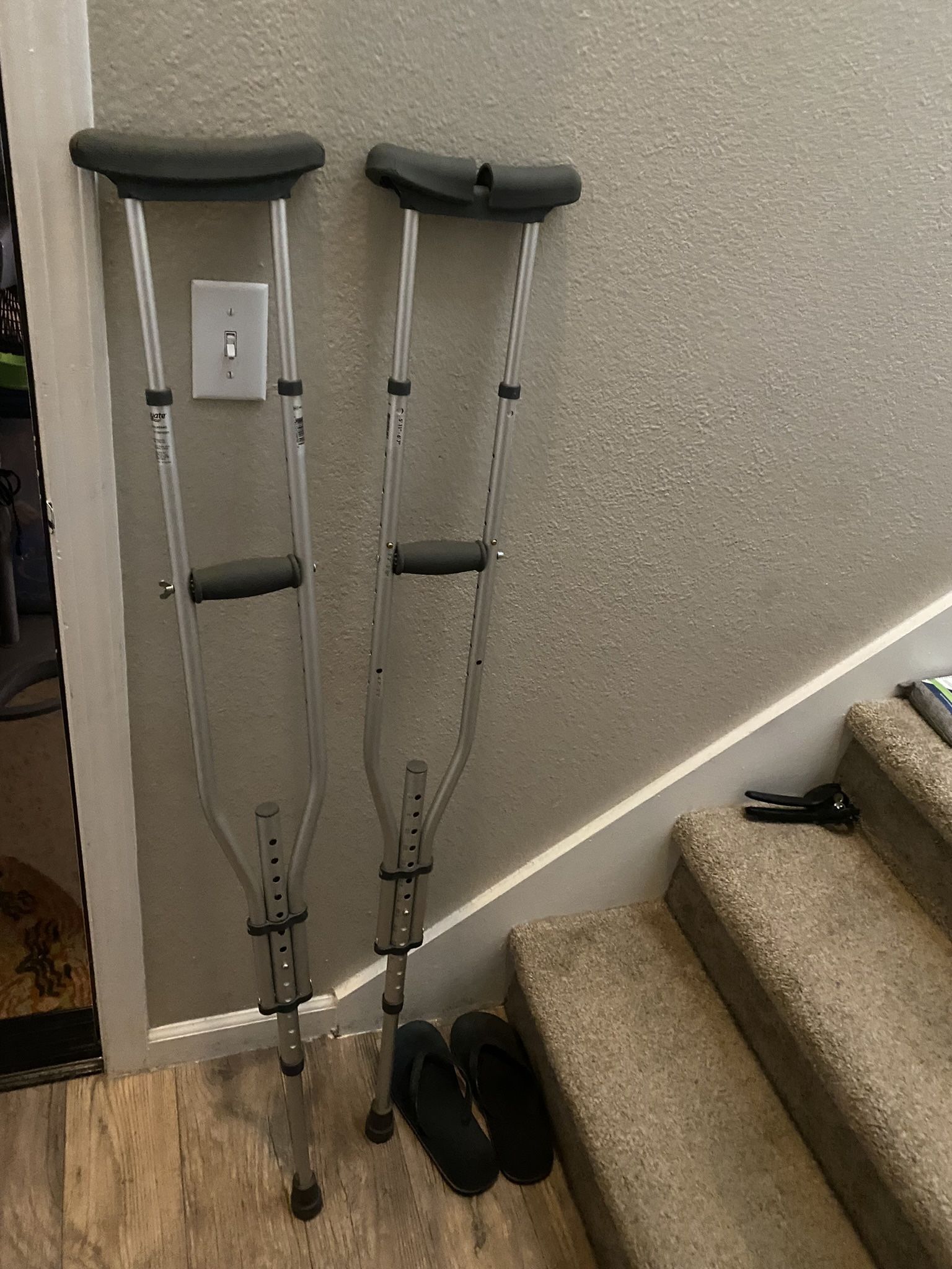 Crutches 