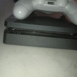 Ps 4 Just Like New With HDMI Cable And Power Cable 