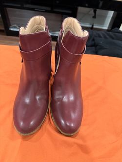 Various color boots, women size 9