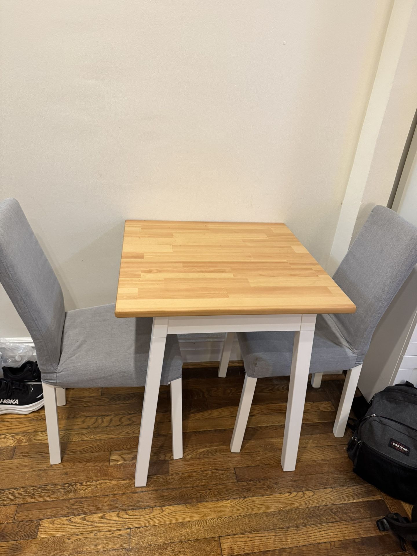 Desk With 2 Chairs