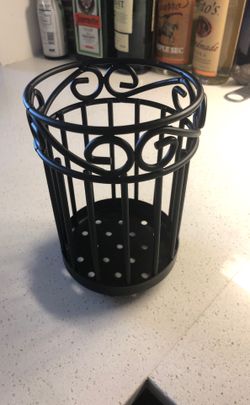 Utensil holder