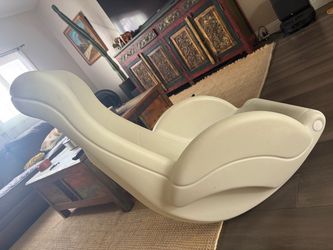 White gaming / rocking Chair