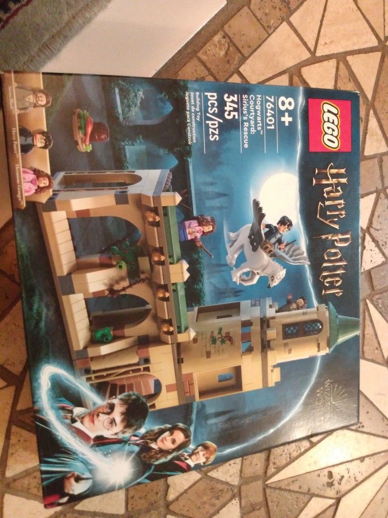 Lego Harry Potter Hogwarts Courtyard: Sirius's Rescue 345 pcs