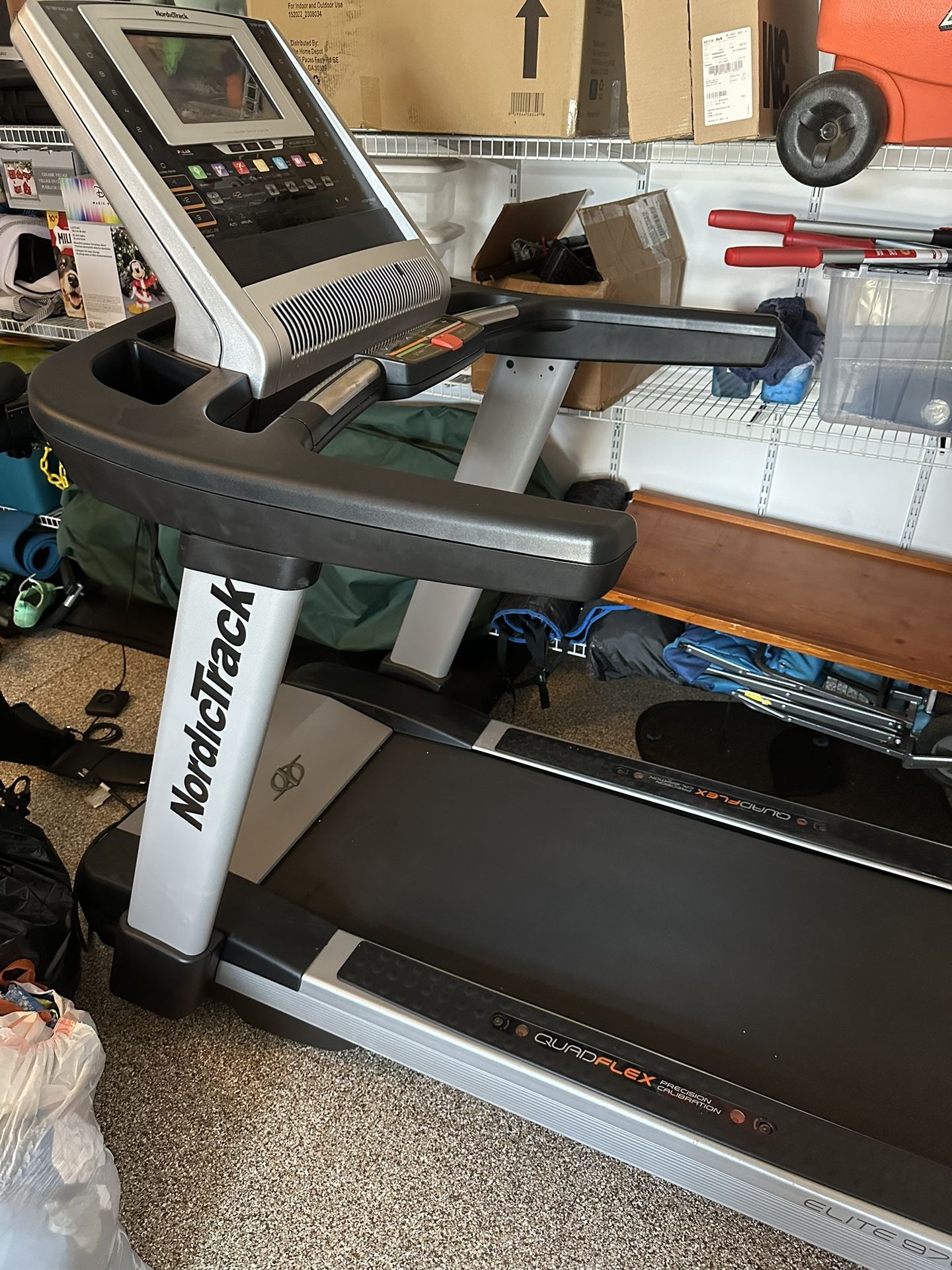 NordicTrack Elite 9700 Pro Treadmill for Sale in Santee CA OfferUp