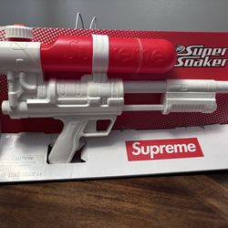 Supreme super soaker water 🔫