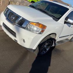 2012 Nissa Armada  Platinum 4X4