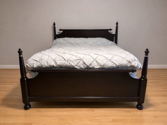 5 piece king size bedroom set bed,dresser,chest , 2 night stands and mirror
