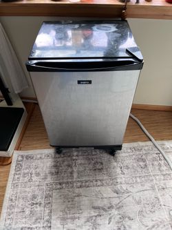 1.6 Cu.ft Mini Fridge