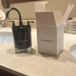 Laura Mercier Luxury Amber Vanilla Candle Black Orveon