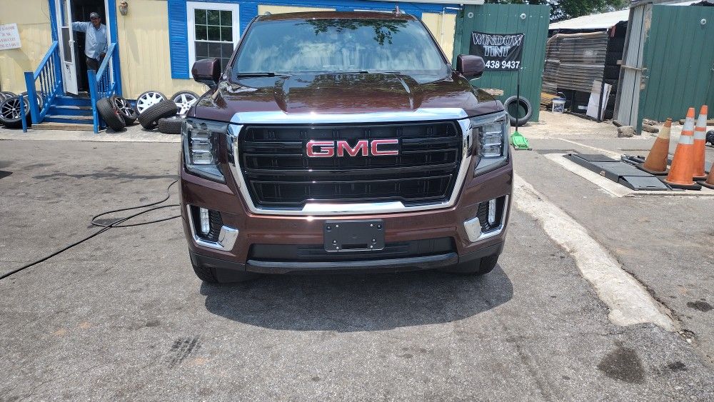 GMC Yukon Grill