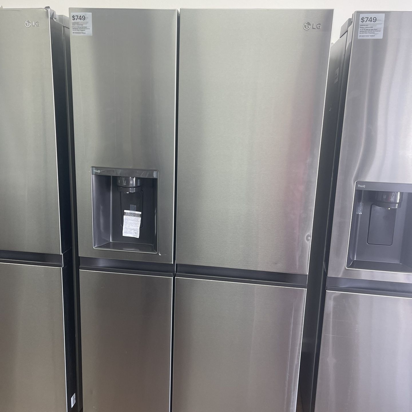 $749 LG Silver 27 cu ft Side-by-Side Refrigerator w/ Craft Ice, Classic Ice, & External H2O Dispenser w/ Filter @ 61% Off MSRP or $1194 Off!😲📉🏷️