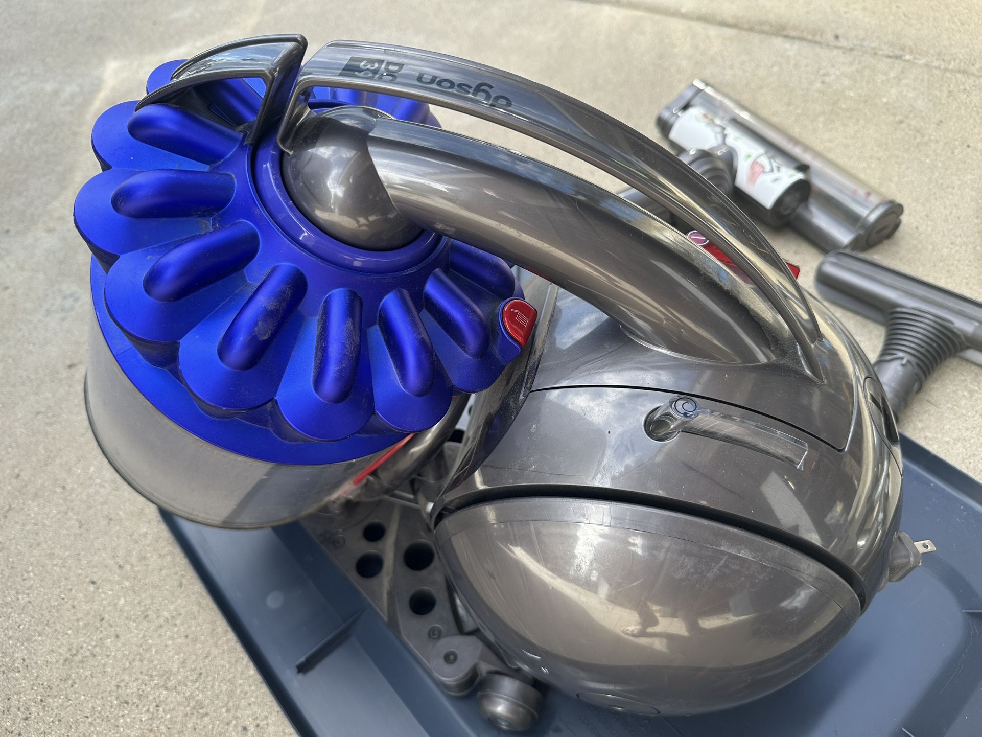 $60 Dyson DC 39 Vacuum