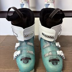 Girl Ski Boot Size 22 mondo