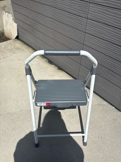 Folding Step Stool with Handle