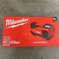 Milwaukee M18 18-Volt Lithium-Ion Cordless Electric Portable Inflator (Tool-Only)