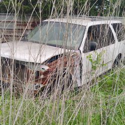 Auto parts 2000 Ford Expedition