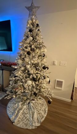 7’ Frosted Christmas Tree (with B & W Ornaments / Topper)