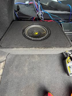 Kicker CompC Subwoofer and kickr amp