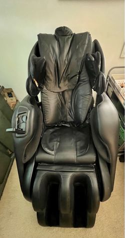 Full body massage chair zero gravity