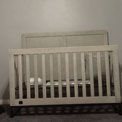 Crib + Mattress 