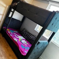 Twin Bunk bed 