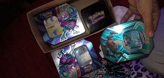 Pokemon binder ,cards and tins full ALL