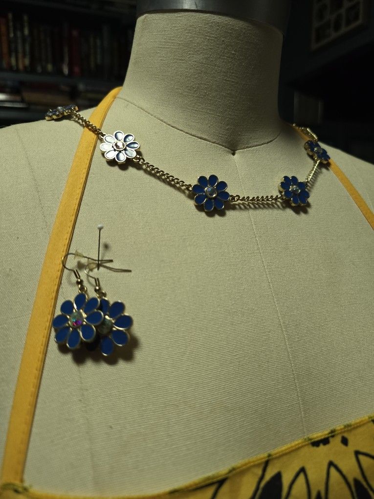 Blue Floral Necklace With Matching Earrings And Bracelet 
