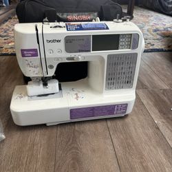 Brother SE400 Embroidery and Sewing Machine and Supplies